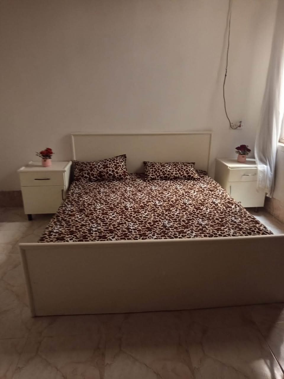 غرفة نوم ٧ قطع • ديوان تخم • كاونتر