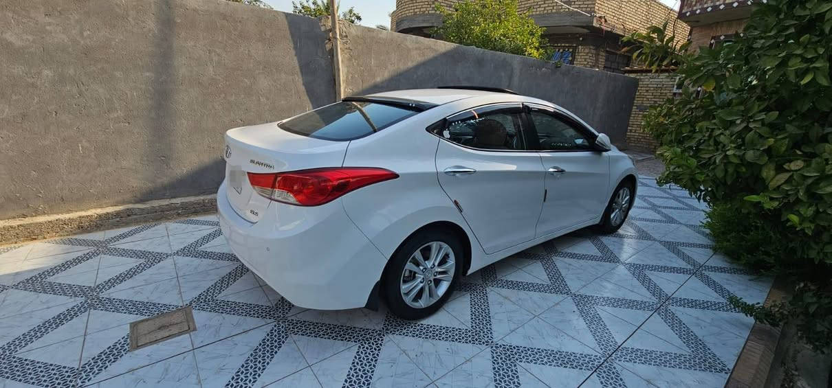 السلام عليك
النترا 2013 خليجي GLS  1800 رقم بابل باسمي 
ماشيه 120 حقيقي 
 السعر 110 وبيهه مجال مكاني بابل 
السونار مرفق بلصور

***********
