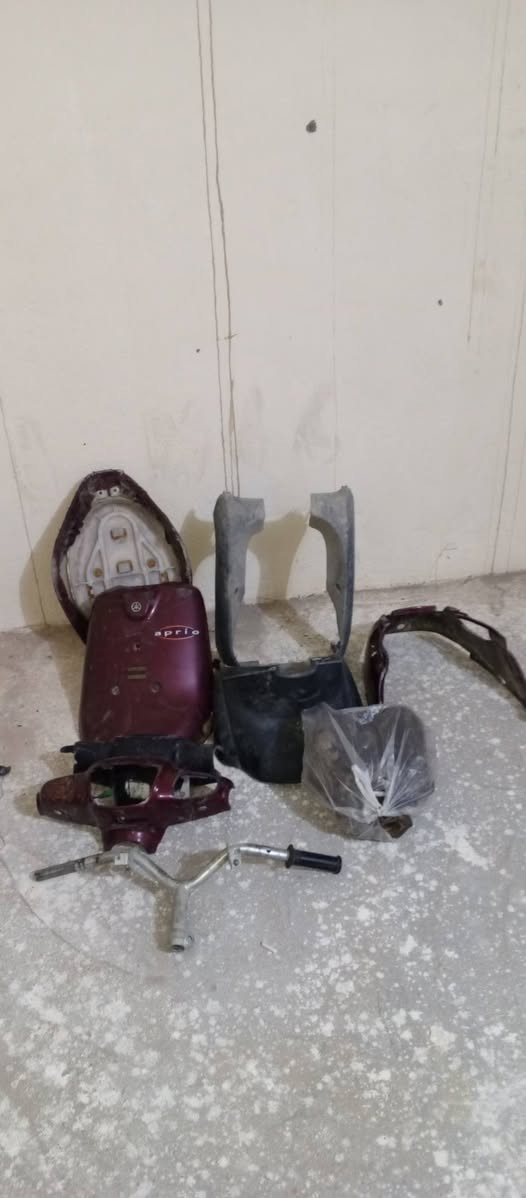 السلام عليكم متوفر أغراض دراجه يوماها بطه دراجه كامله بس بدون شاصي السعر 50 والعنوان الجديده الرقم:-***********
