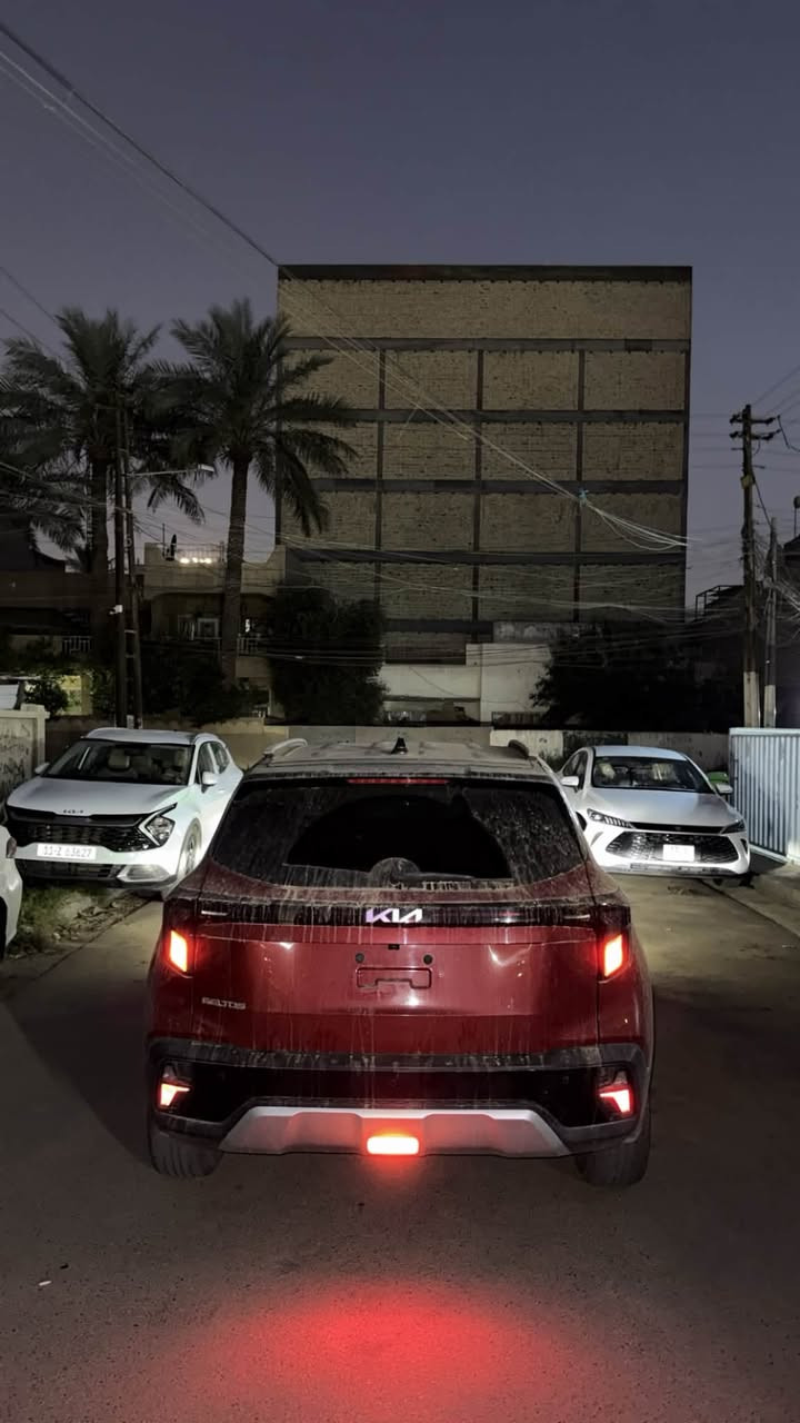 Kia sletos 2024 ضمان المجموعه الدولية
السيارة وكالة تو كلر  ييها ضربة بالباب ممصلحة خفيفة 
ماشية ٥٥ الف كيلو متر بعدها على الضمان 
للتواصل ***********
