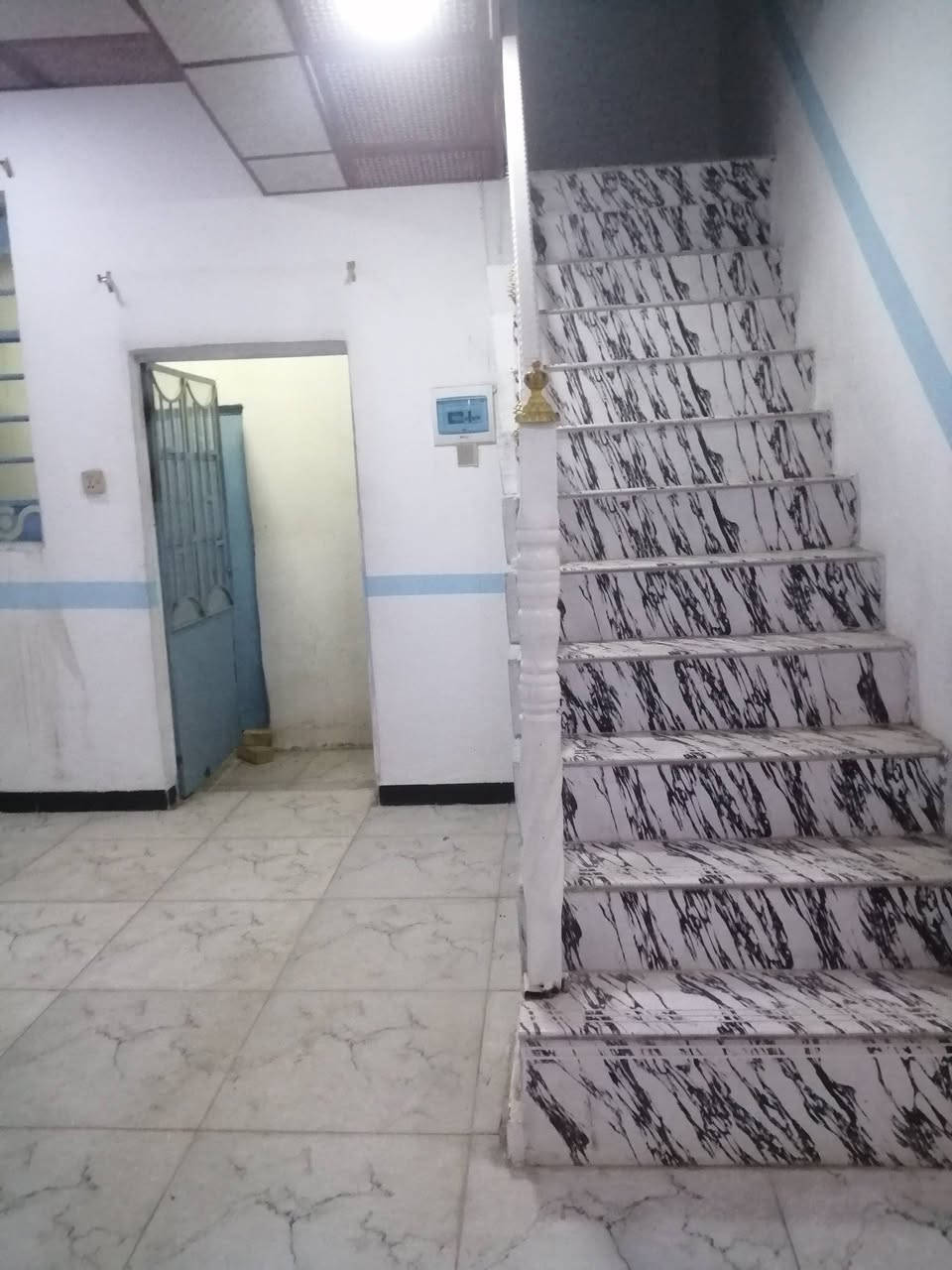 بيت للايجار
100م نجف شارع المطار
التواصل  ***********
