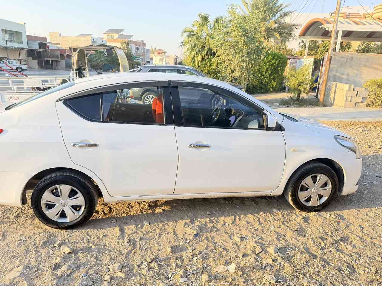لاکشمیبای مۆدێل ۲۰۱٦ بێ سبوغ کارتێکی پێوەیە تەنها کەمێک ساردی پێوەیە وەک لە وێنەکە دیارە بۆ زانیاری و نرخ پەیوەندی بکەن ***********
