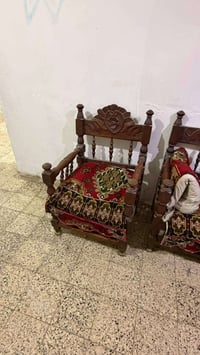 كرسي • للبيع
