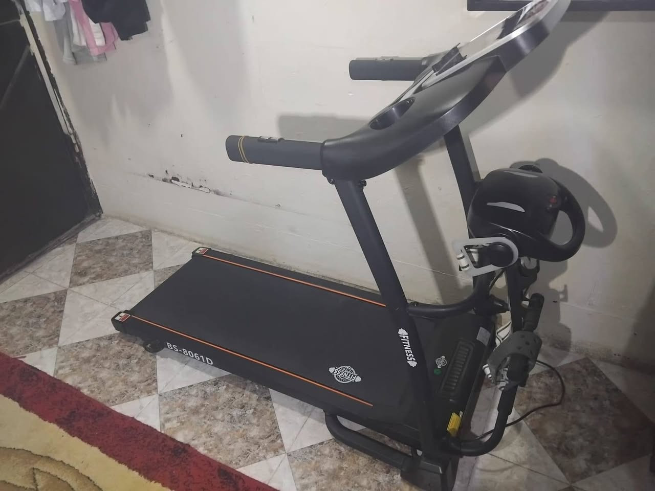 جهاز ركض جديد للبيع ١٣٠ كيلو سرعه ١١ تقريبا مع هزاز مع فلاش ***********
