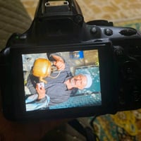 كاميرا نيكون للبيع 5200 مع ملحقات كاملة تصوير صور وفيديو دقة كلش عالية...