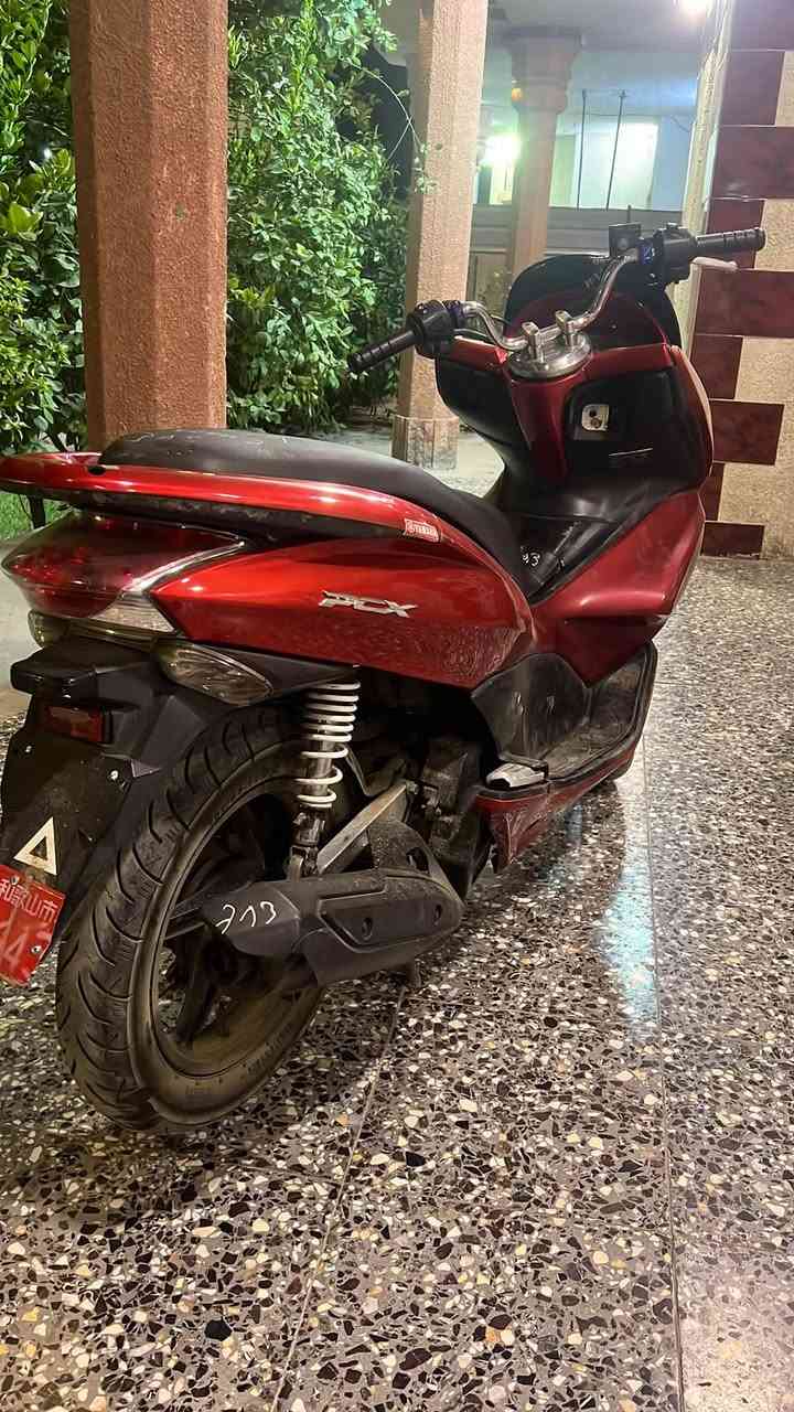 للبيع pcx جيل اول مكينة 125  السعر خاص دراجة شلعة و معدل خير من الله كلشي ما ناقصها بيهة ملاحضات بسيطة بل كفرات مكاني بغداد للاستفسار *********** توصل واتساب
