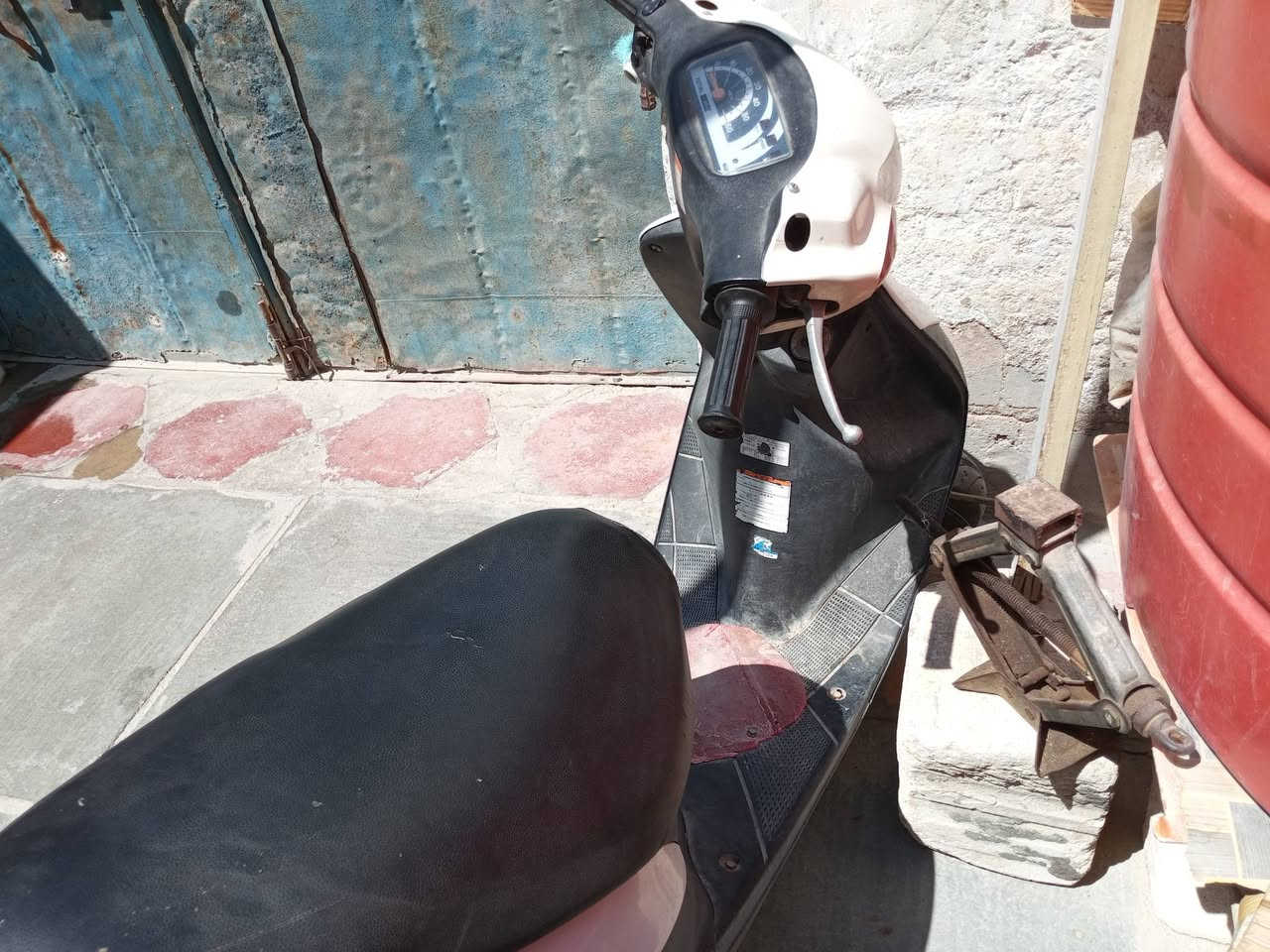 سلام عليكم دراجه سازوكي للبيع شغاله سعرها 125 مكان بصره زبير ***********
