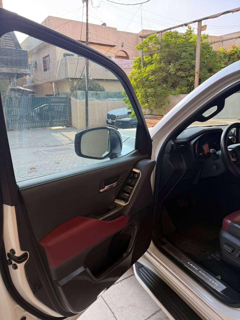 لاندكروزر VXR • ضمان • ٢٠٠٠٠ كم