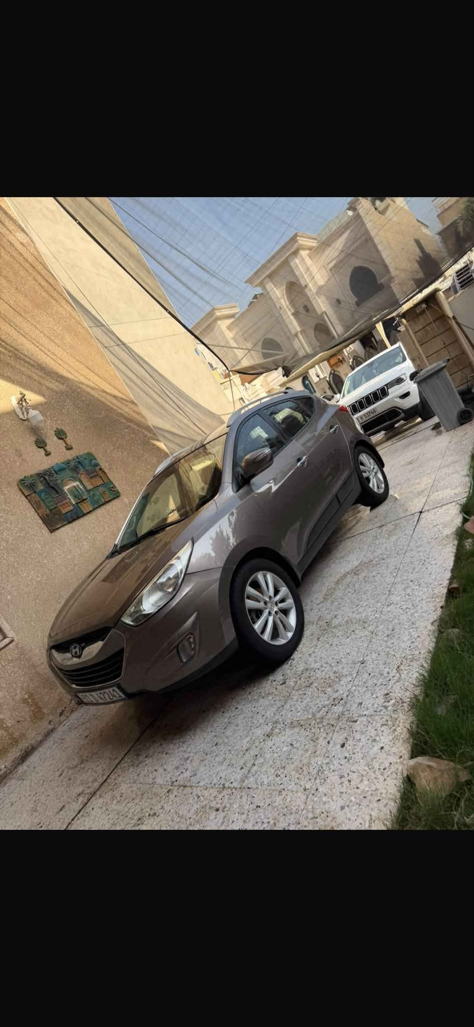 توسان ٢٠١٠ • ٢٤٠٠ سي سي • فتحة بانوراما