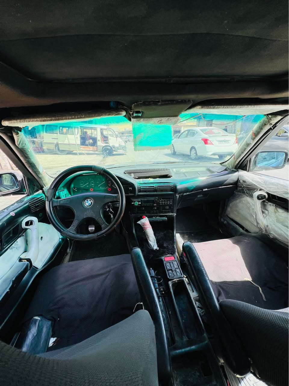 Bwm 1991 520 حادی
سەیارەکە بی لیدران تاخم پیشی تازەیە یەک دینار مەسرەفی تیدانیە واجیهەو پاکانەی مروری لەگەلە کارابای هەمو بەشەرتە سلاید ٤ جام کارەبای  ٢٢ وەرەقە *********** واتساپ أربيل, العراق
