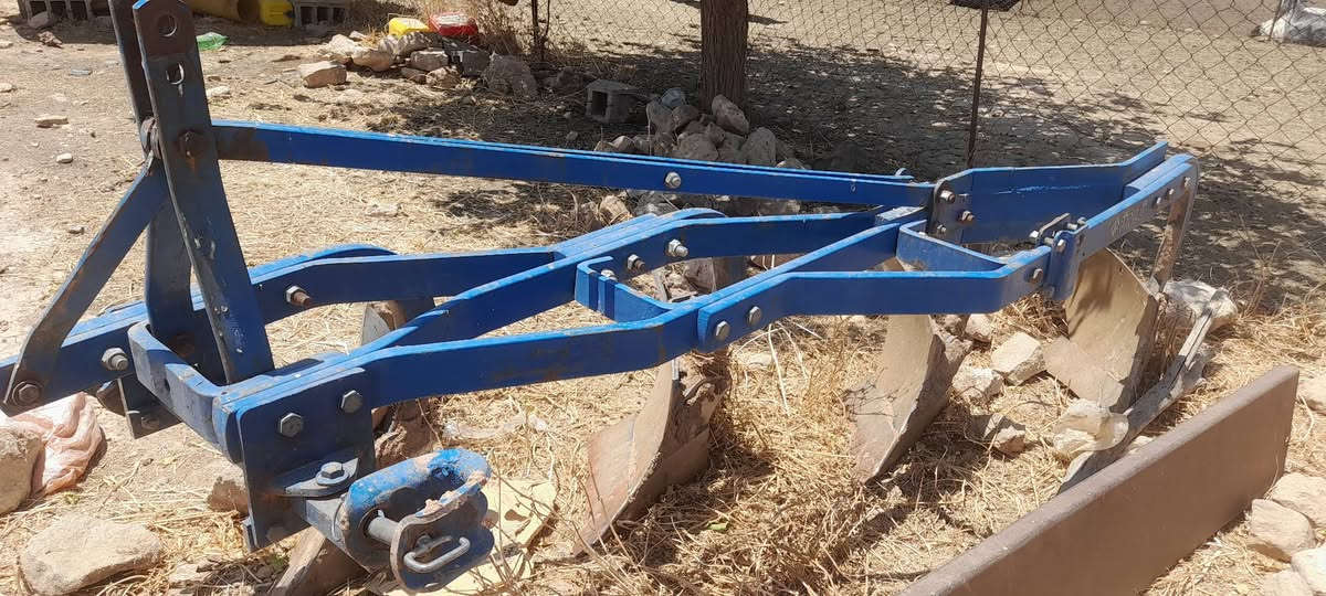 سيارة • للبيع • لوحة 11