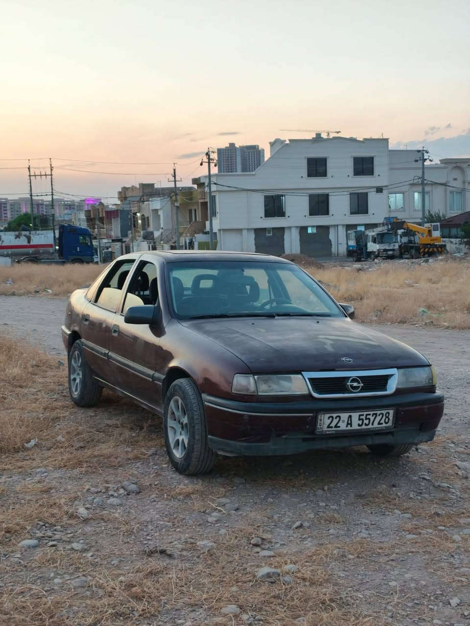 اوبل فيكتره للبيع موديل 1990 رقم اربيل مكينه 20 كير عادي سياره مكفوله ما ناقصه شي  السعر علخاص الرقم ***********

