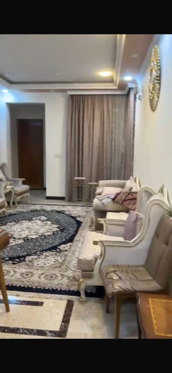 للبيع دار سكن مميز 🏦
المساحة 210م 📏 واجهة 7 * نزال 30
📍 زيونة محلة 710
يحتوي في الطابق الارضي (كراج وحديقة ومطبخ واستقبال وحولي وغرفة نوم وخدمات) اما في الطابق الاول (4 غرف نوم وخدمات)

لمزيد من الاستفسارات الاتصال على الرقم الآتي:
☎️ *********** / شركة الجوهرة 💎
او زيارة موقع الشركة الكائن في:
📍 زيونة - محلة 710 - شارع القاعة الملكية - مقابل جسر الأمانة

🔍الشركة مجازة رسمياً من غرفة تجارة بغداد - إستثمر بأمان 🔎
🫆 نعمل بالنظام الإلكتروني الجديد (منصة عقاري) 🫆
📝 نستقبل كافة طلباتكم وعروضكم وعلى مدار الساعة ⏱️
"اتصل بالجوهرة والي تريده تبشره"💎
