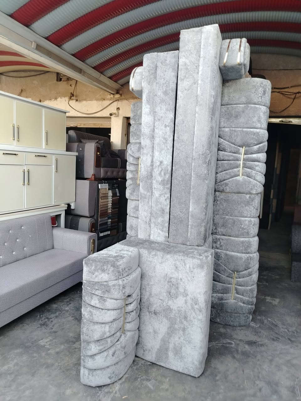معرض ومزاد الاخوين الاستفسار *********** بسعار تنفسيه
