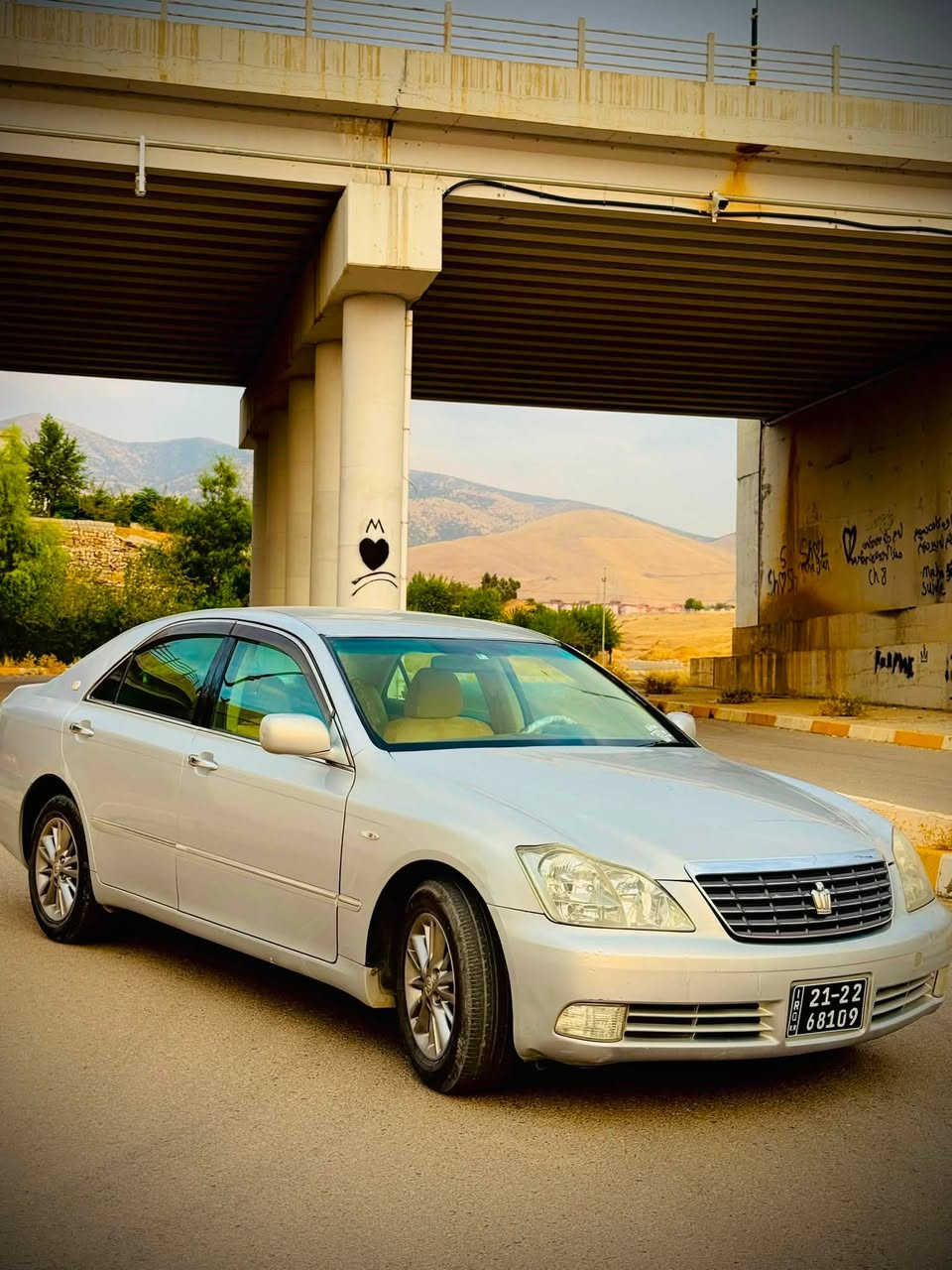شاهينه براوه
2دوگمه ناوزه رد
بچوك به گه وره 
باحري2006
به سمه ره ساسيي
به س شوين موسه 
بوياخه بي ده عام
بي ليدارو هه موو شتيكي 
شاشه و كاميراييه
بومه سروف پرسيار مه كه 
هيچ مه سروفيكي تيانييه
به شه رت گيرومه كينه به شه رت
سه قفي شوشه چوار تاييه لوكي له ژيره 
موشته ري نيت مه سج مه كه له گه ل ريزم 
بوو قوفل يش نامه مه نيره وه ر سه يري سه ياره كه بكه
***********
