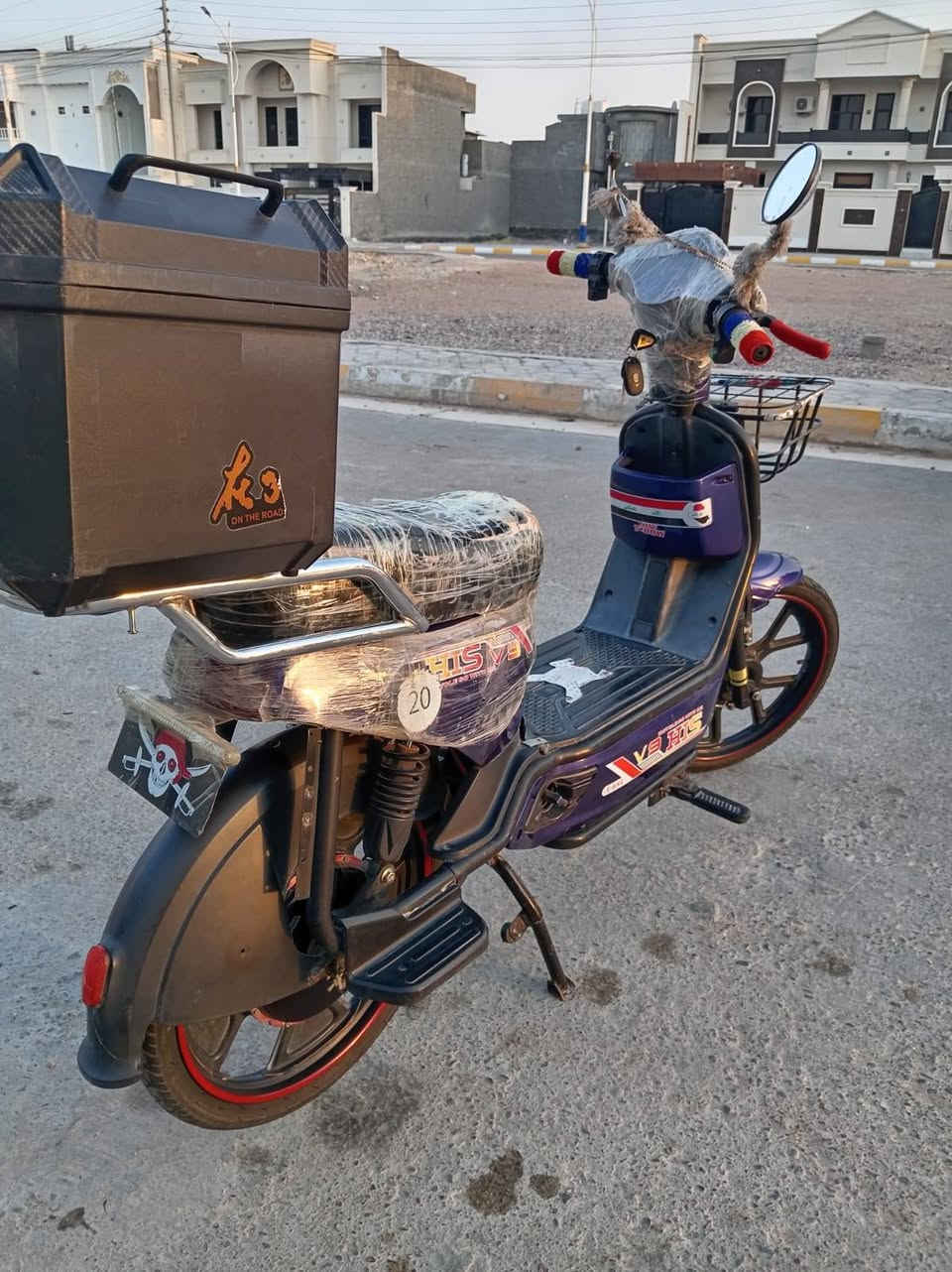 #للبيع 
كهربائيات كلهن شغاله 
بطاريات حيل زينات
السعر 225
هـ/ ***********
