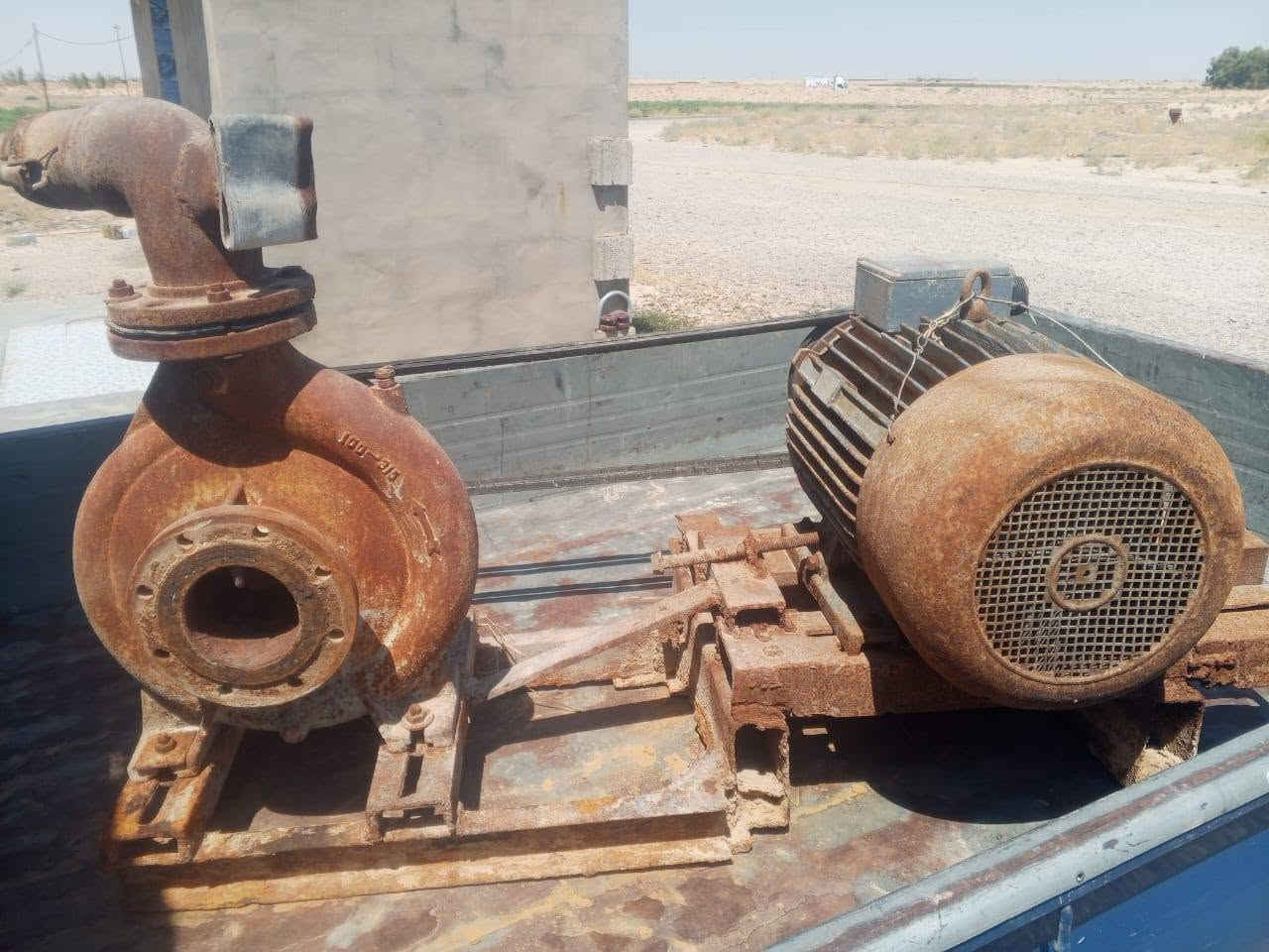 لبيع خنزيه عربيه وماطور ٤٠ احصان تصنيع  ملفوف السعر ٨٠٠ الف العنوان سامراء الخط السريع الاتصال ***********

