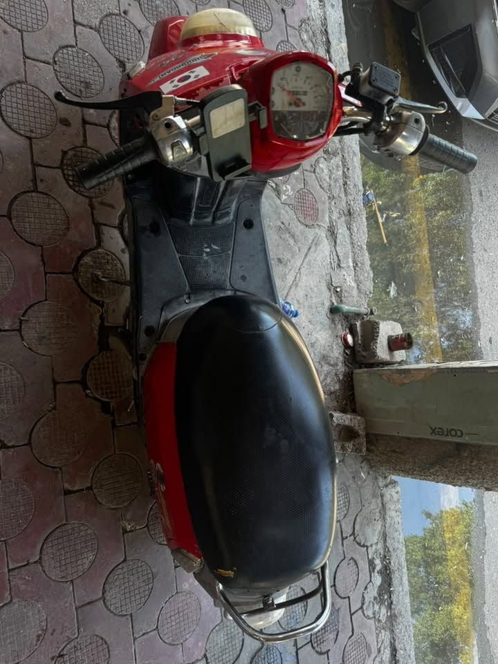 ماكس بوليس كابريتر2008
بيه صلنصهscوكلج امامي خلفي رياضي شلعه ومعدل يشكن الكاع مكينه ناعمه بوشه بلاد 49
سعر 400وبيه مجال
بعقوبه 
نتصل وتدلل***********
