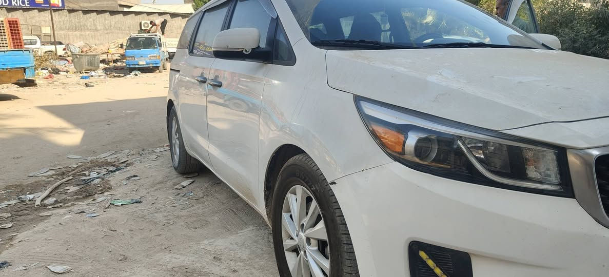 سلام عليكم للبيع كيا سيدونا موديل ٢٠١٦ رقم اربيل وارد امريكي فول بيبان سلايت كهربائيات حادثه حافت البنيد فقط بدون ايرباك كفاله عدا طخه زغيره موضحه بصور سياره مال بيت لامشتغله بخط ولا شي ماشيه ٦٤ الف ميل سبيره منازل السعر ١٩٠ وبيه مجال للاستفسار ***********
