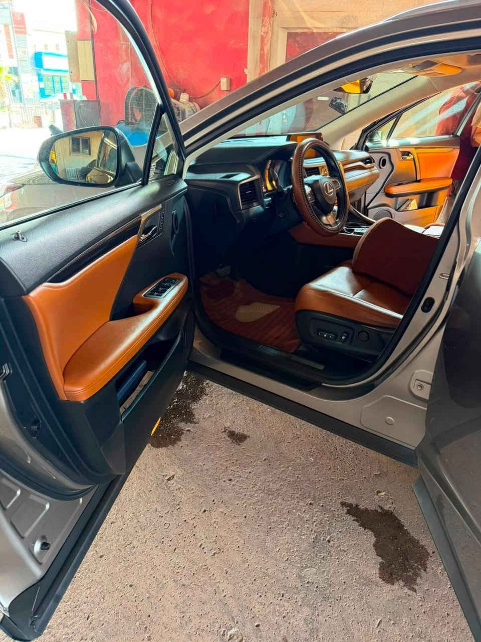 للبيع لكزس RX 350 خليجي موديل 2021 🔥
🚘 لكزس RX 350 • موديل 2021
• خليجي
• لون ذهبي مميز
• ماشية 77,000 كم
• كلين تايتل
• فول مواصفات 1/1
• 6 سلندر
• رقم أربيل
• السيارة جديدة بمعنى الكلمة
• دينار مصاريف ما بيها
• الكير والمحرك ما مفتوحين، بشرط الفحص
💰 السعر: 36,000$ وبيه مجال 
📞 للاتصال: ***********
