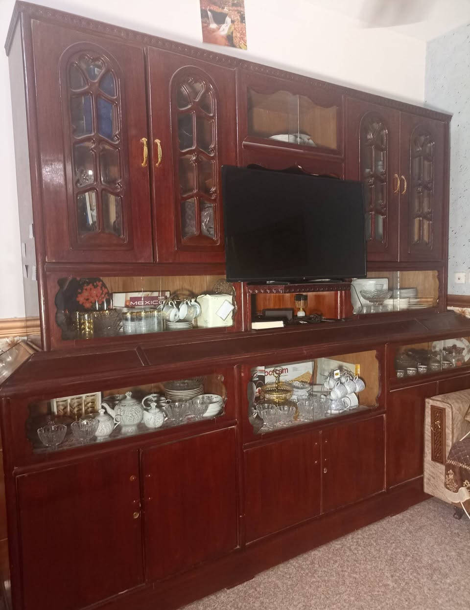 معرض للبيع الارتفاع 2متر ونصف و العرض 3 أمتار يتكون من قطعتين السعر 500 للتواصل مراسلة الصفحة أو الاتصال ***********
