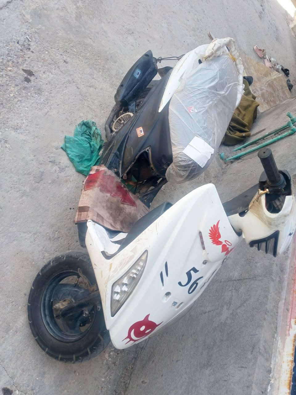 سلام عليكم دراجه للبيع المضافه ٩٠٪ الدراجه شغاله السعر ***********
