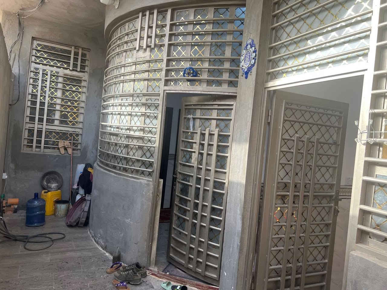 السلام عليكم دار للبيع في كربلاء قرب جامعه الزهراء طريق كربلاء بغداد عمود 92 مساحت 🏠 100متر طابو زراعي سند25 قرار محكمة مع كافة الخدمات ماء كهرباء مولد مجاري للتواصل واتساب ***********
