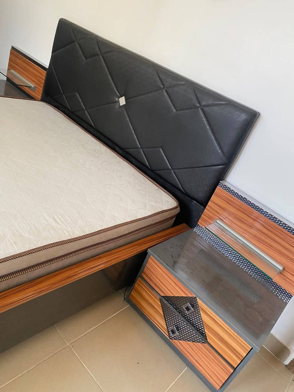 جديد معرض اربيل لبيع وشراء الاثاث 🛋
غرفه نوم ماركه Ipek
نسبة النضافه مية 💯
موديل مميز جداً اضائه للكنتور والكومديات😍
5 قطع+دوشك هديه+هديه مميزه مع الغرفه 🤍
السعر 650 الف الشد والنقل مجاناً 📍
متوفر توصيل اربيل وموصل 🚚
العنوان اربيل سايدين مجمع الزيتون قرب جسر الكورنيش
واتساب ***********
علما ان سعر الشراء 22 ورقه
