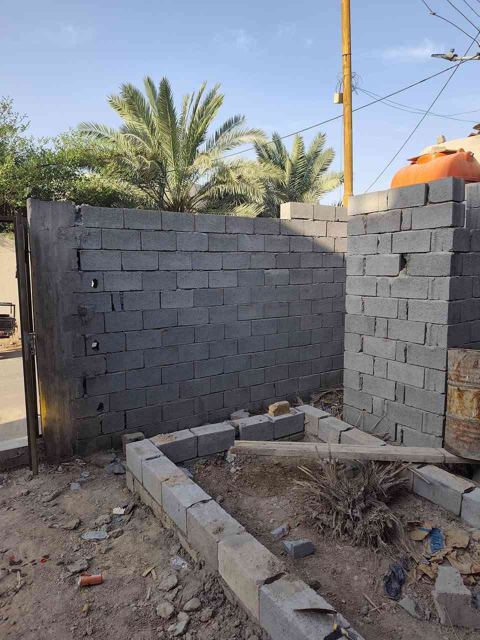 سلام عليكم خلفه بناء ولبخ شغل درجه اولى موقع العمل ابو الخصيب للتصال ***********

نص مكتوب في الصور:
- ***********