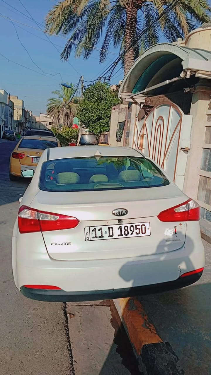 للبيع فورتي موديل 2014 رقم بغداد بسمي مكينه 1800 دوش 100% تبريد ثلاجه حادث جاملغ امامي مبدل فقط بدون دواخل مصبوغه حزام للجماليه اثر شخوط سياره جاهزه السعر 88 مكاني بغداد الاستفسار  ***********
