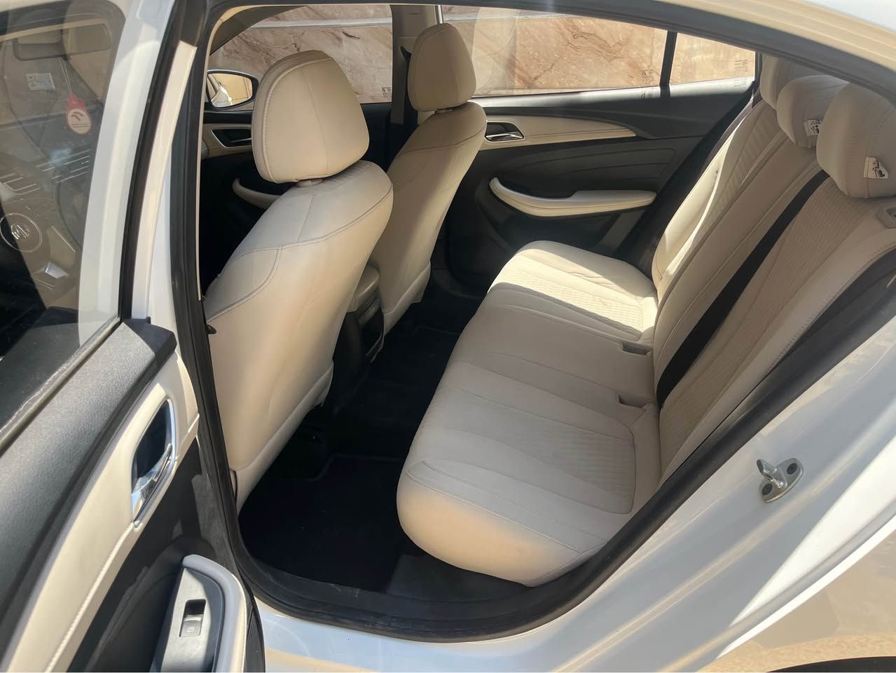 کوردی/عەرەبی
🚗 MG5 مۆدێل 2021 بۆ فرۆشتن 🚗

سڵاو هاوڕێیان، ئۆتۆمبێلی باوکمە و زۆر بە پاکی و خاوێنی ڕاگیراوە، ئامادەیە بۆ بەکارهێنان.
تایبەتمەندی و زانیارییەکان:
 جۆر: MG5
 مۆدێل: 2021
 ڕەنگ: سپی
 ڕەقەم: هەولێر
 سەنەوی: نوێیە
 ڕۆشتوو: 140,000 کم
مواسەفات و ناوەوە:
 کوشنی چەرم (کریم خاوێن)
 شاشەی گەورەی لمسی
 سوکان ڤۆلیۆم و کۆنترۆڵ
 کامێرا و هەستەوەر (سنسۆر)
مەکینە و گێڕ:
 گێڕ و مەکینە و بەشەکانی تر بەشەرت، هیچ کێشەیەکی تەکنیکی و مەسرووفی نییە.
دۆخی بۆیاخ و ڕەقەم:
 بۆیاخ: بێ بۆیاخە (تەنها یەک دوو شوێنی زۆر بچووک تەحدیل/ساردی هەیە).
 ڕەقەم: ڕەقەم نوێکردنەوەی تەنها 75 هەزار دیناری دەوێت.
💵 نرخ: 90 وەرەقە ($9,000) (کەمێک مەعامەلەی تێدایە)
📍 شوێن: هەولێر
📞 ژمارەی پەیوەندی: [***********)-منصور]

عەرەبی
🚗 MG5 موديل 2021 للبيع 🚗
السلام عليكم أخوان، سيارة والدي للبيع، نظيفة جداً وبحالة ممتازة وجاهزة للاستخدام.
المواصفات والمعلومات:
 النوع: MG5
 الموديل: 2021
 اللون: أبيض
 الرقم: أربيل
 السنوية: جديدة
 المسافة المقطوعة: 140,000 كم
المواصفات والداخلية:
 كوشن جلد (لون كريمي نظيف جداً)
 شاشة لمس كبيرة
 أزرار تحكم بالستيرن (سوكان فوليوم)
 كاميرا وسنسور خلفي
المحرك والجير:
 المحرك والجير وكافة الأجزاء بشرط الفحص، لا توجد أي مشاكل تقنية أو مصاريف.
الصبغ والترقيم:
 الصبغ: مكفولة من الصبغ (توجد فقط منطقة أو منطقتين تصليح بارد بسيط جداً).
 الترقيم: تجديد الرقم يكلف 75 ألف دينار فقط.
💵 السعر: 90 ورقة ($9,000) (مجال بسيط)
📍 المكان: أربيل
📞 رقم التواصل: [***********)-منصور] أربيل, العراق
