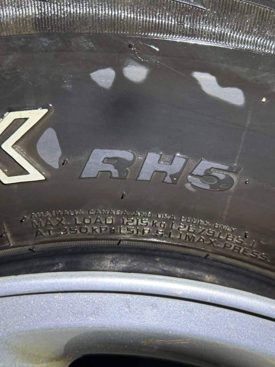 تاير + ويل كب جديد جيب حجم 17
265/70 R17 115T
للأتصال ***********
