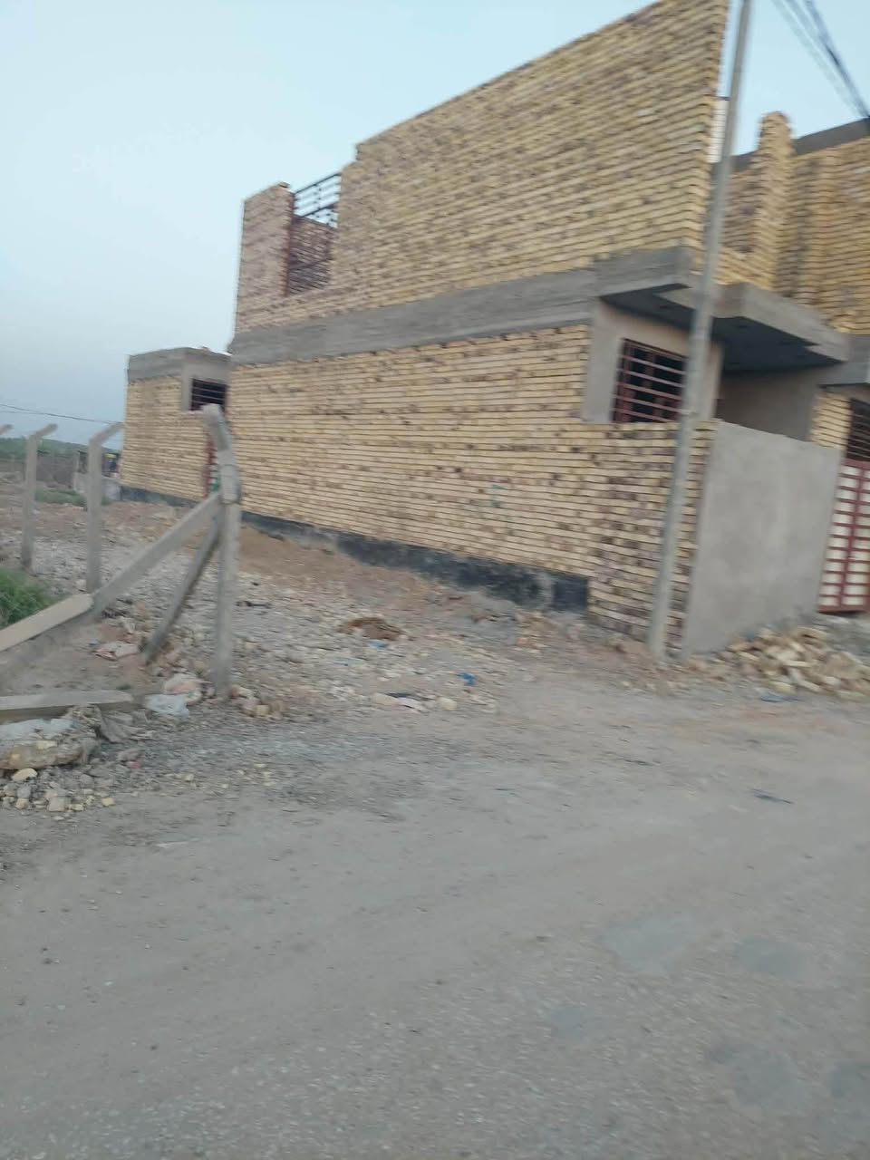 قطعة ارض للبيع مساحه ٦٥٢متر 
طابو زراعي سند٢٥ ثاني قطعة عن شارع الرئيسي 
داخل حي سكني خدمات كامله ماء اساله كهرباء 
ظفيره انتر نيت ضوئي عنوان بابل الحله ورديه سيف 
سعد شارع المشجر ثاني قطعه عن شارع التبليط 
للاستفسار آكثر مراسلة الصفحه أو الاتصال على الأرقام التأليه 

***********
