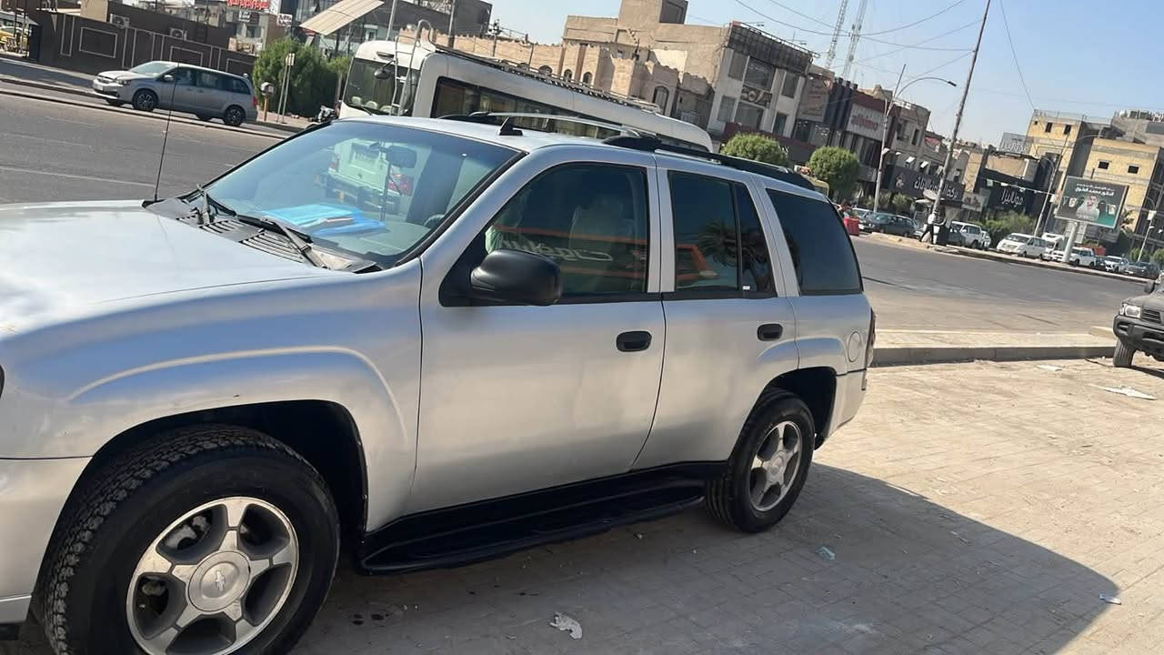 شوفرليت بلايزر 
2007  وجة تاهو 
صبغ حزام 
كير مكينة كفالة 
صدر دبلات ادامة كلة جديد 
غرفة جديدة بل الكامل 
كهرباىيات كلة شغال 
تبريد ثلج قطعتين 
رقم بغداد جديد ‭***********‬
85بيه مجال
