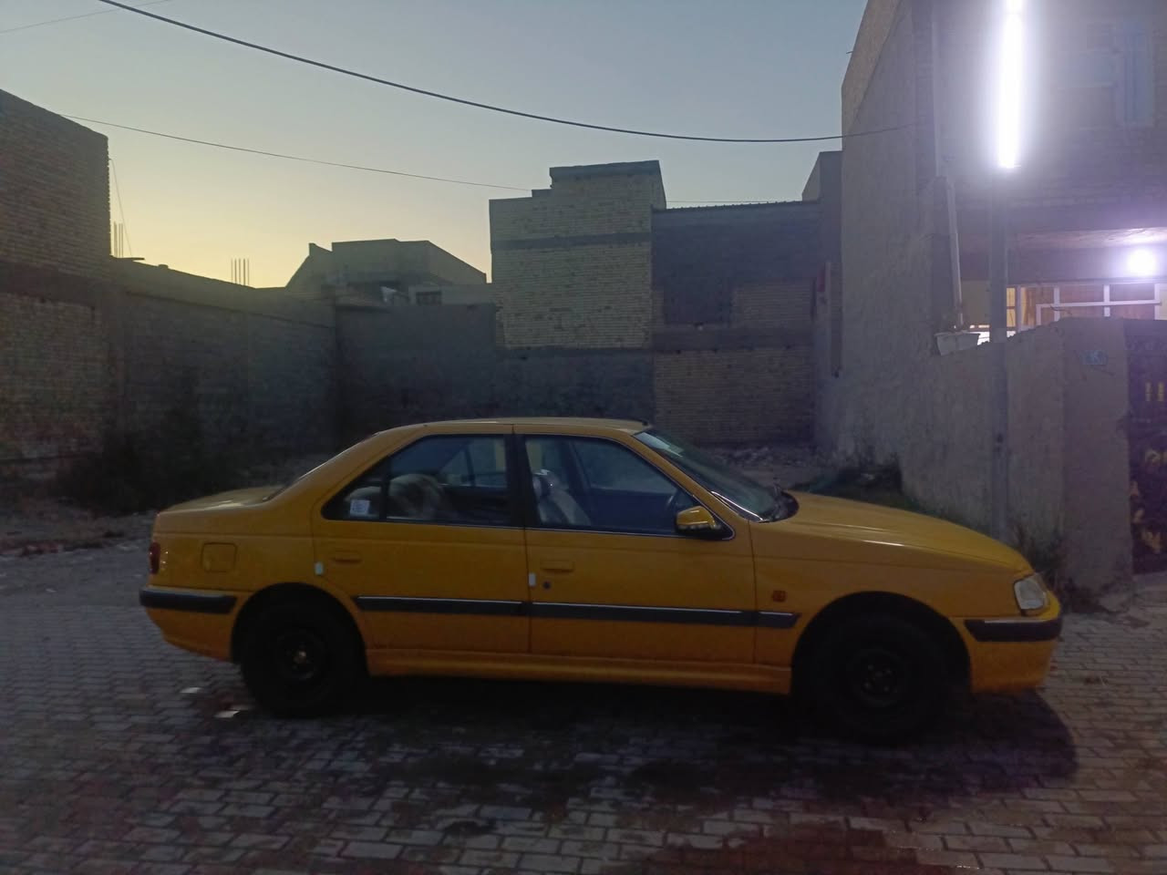 بارص
بيجو بارص موديل 2015
بدون ضربه بيها صبغ اهلالات 
مكينه كير صدر تبريد مكفول 
امصفرة هيئه أو غرامات سنويه منتهه 
تخم تاير السياره جاهزه ماشيه 140الف
السعر 37مجال قليل جدا مكاني الشعب 
للتصال ***********

