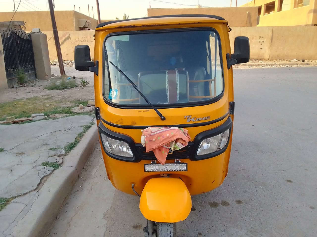 ***********,,,,,,,,,***********تكتك  للبيع موديل 20

