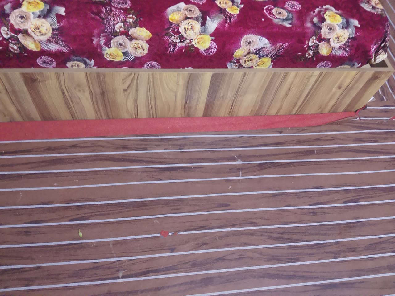 قرفه 5قطع نضيفه خشب صاج درجه اوله لبيع لسعر 500مكاني بغداد لقطاع لي يحب يتواصل خاص 
او ‏‪***********‬‏وتساب
