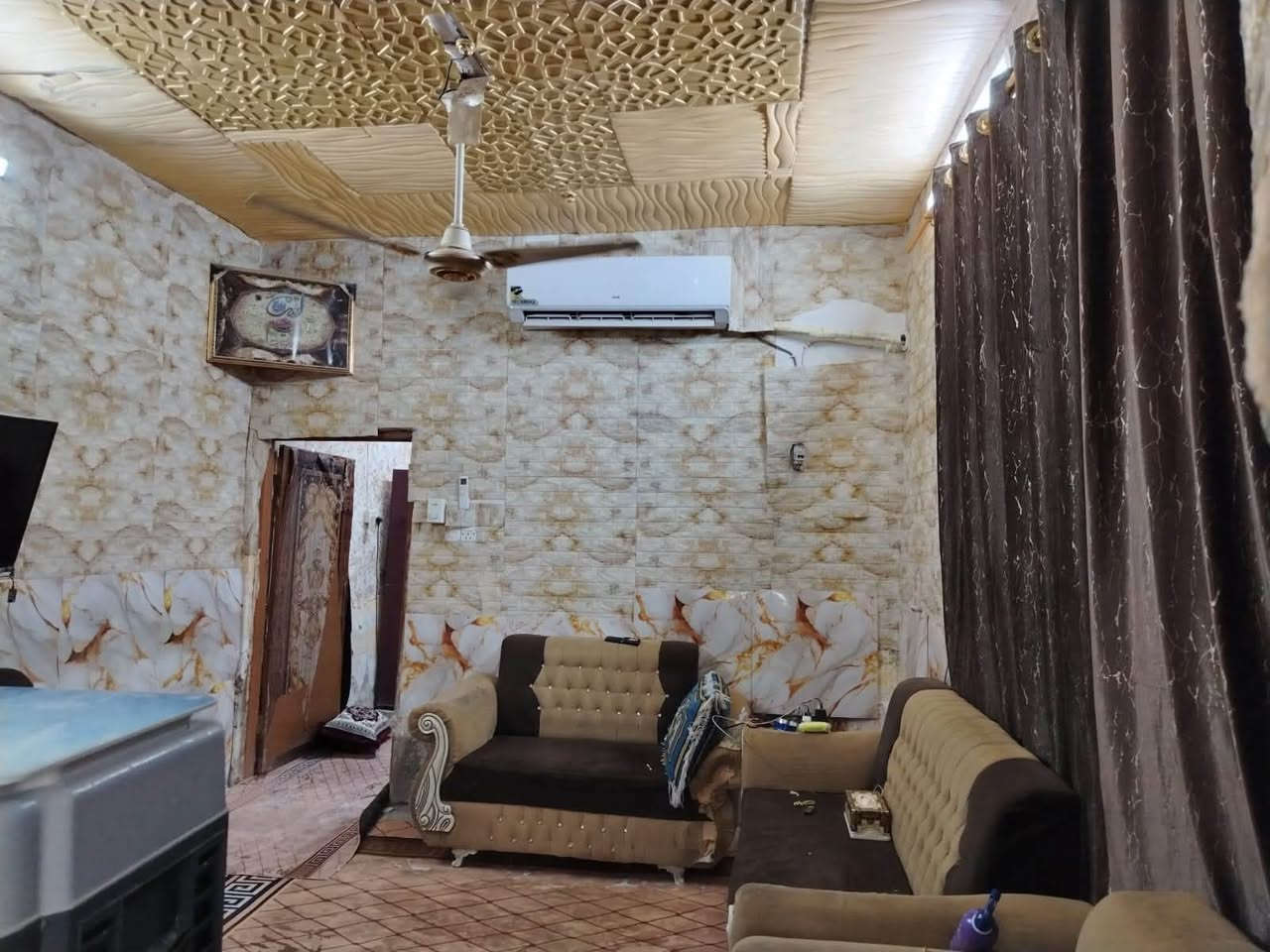 السلام عليكم

دار 100 متر للبيع الاساس تجعيب بناء بلوك سقف عكاده يحتوي على غرفه او صاله او مطبخ واستقبال او صحيات داخليه وخارجيه 

 السعر (20)مليون  او بي مجال

 

 العنوان/كوفه/براكيه/ شارع المطار القديم /فرع اسواق فارس 

***********
