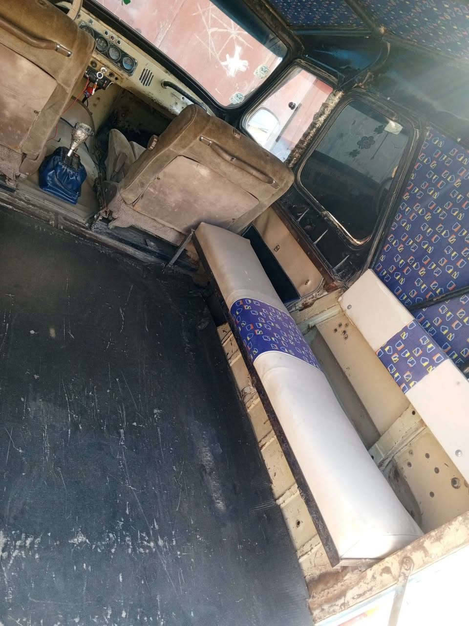 يالله واز 88 بدون مكينه وكير ونجي جدد مكفولات دسكات امامي ستيرن بور كهربائية كامله تخم تاير جديد سياره ماعايزه برغي كبل لشارع 
***********
