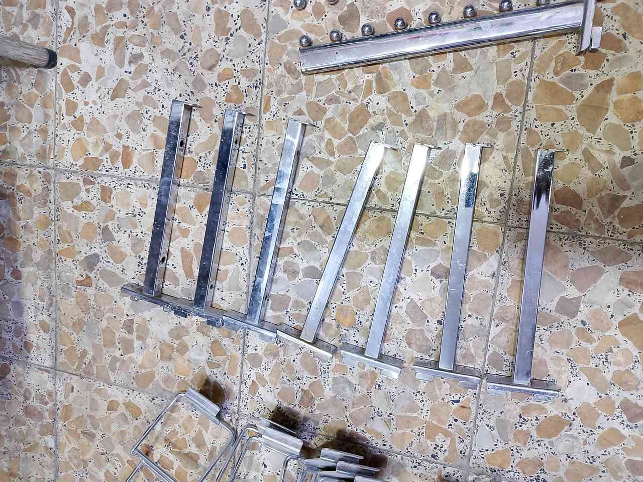 للبيع
غراض محل 
تعاليك  خرز. عندي عدد هواي 
تعاليك اذرع   عندي عدد هواي
سلات متحركه  عدد 5
مليكانات نسائي عدد 9
مليكانات نسائي نصف. عدد 4
مليكانات اطفال  وشبابي
مليكانات. رجالي عدد 2
ميز جام. عدد 2
ستاند. اكسسوارات 

مكاني بالنجف 

***********

