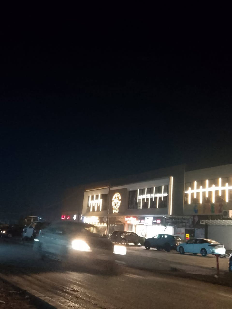 بغداد العامرية ، قطعة ارض المتر سعره 3000,000

نص مكتوب في الصور:
- السعر : IQD 3,000,000 /للمتر نمط العقار : ارض سكنية نوع العرض : للبيع المساحة : 177 متر مربع نوع العقد : ملك صرف الوصف قطعة ارض غير مبنية ، سعر المتر 3 مليون منطقة العامرية ، تفيد كمشروع تجاري لانها أمام بوابة نادي الخطوط ، المساحة 177 ، النزال 30 ، الواجهة 5.37 و عند المشي إلى منتصف الأرض يصير العرض 6.37 ، رقم الهاتف *********** العنوان استكشف في الخريطة > العامرية, ناحية المنصور, قضاء الكرخ, بغداد, بلدية المنصور, محافظة بغداد, 10012, العراق
- واجهة 5.37