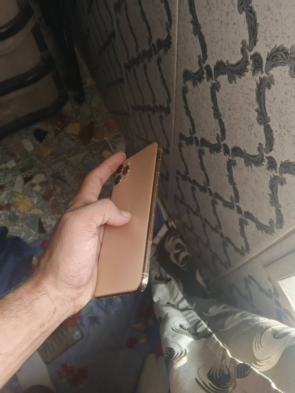 11 برو ماكس ذاكرة ٢٥٦ بطارية ٧٦ آخر تحديث محدث  نموذج M شرط شرق أوسط يعني لا أوربي ولا امريكي 

ما مفتوح ابد بسبب التحديث واكفة بصمة ويرادلها برمجه 

كامرة 2X بيها خط الباقيات كلهن شغالات 
وشاشه مثل مموضح بيها فطور من جوا 
سعر 150 قفل مكاني بغداد جسر ديالى الجديد 
رقمي ***********
