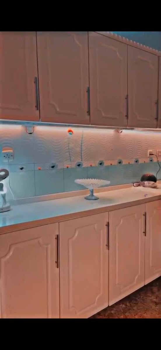 🏡 كاونتر مطبخ للبيع 🏡

✨ كاونتر مرتب ونظيف وبحالة جيدة
🤍 لون أبيض أنيق
🔹 خزائن علوية وسفلية
🔹 يحتوي على مكان للغاز
🔹 حوض غسيل
🔹 شفاط مطبخ
🔹 أدراج وخزائن للتخزين
🔹 مناسب للمطابخ البيتية

📸 الصور توضح حالته وتفاصيله

💰 السعر: يُذكر عند الاتصال
📞 للاستفسار: ***********
