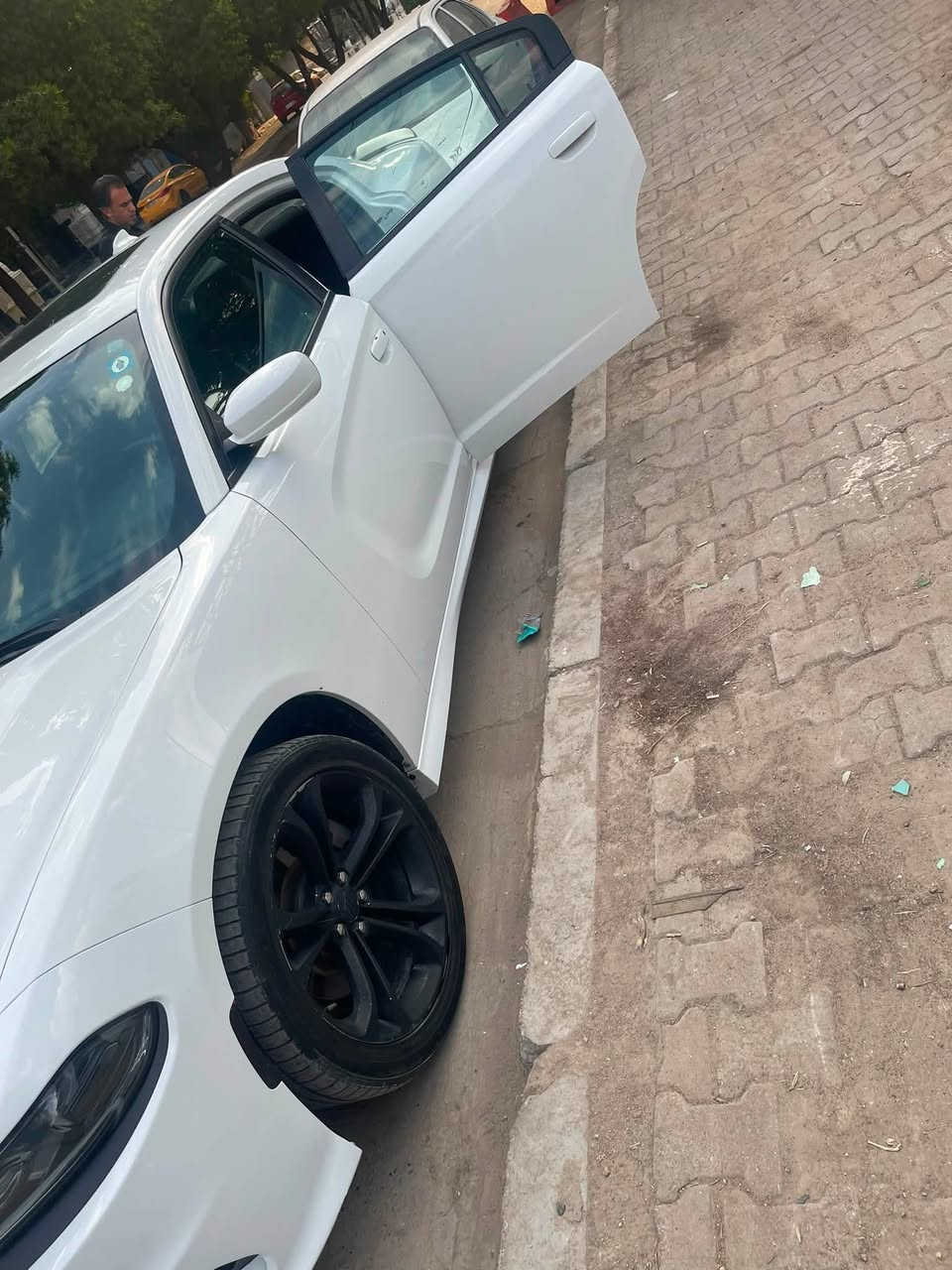 جارجر موديل 2020 جيتي فول ماعدا الرادار  كشنات تدفئة تبريد حساسات  خلفية  كشنات خزن ميموري محرك 6 سلندر 

ماشية68 الف ميل 
تبديل بابتين بدون صبغ دوسة بيهة تعمير بسيط 

 ملاحضات بسيطة بيهة

بأسمي تحويل مباشر مكانهة بغداد الحرية الدولعي

***********
