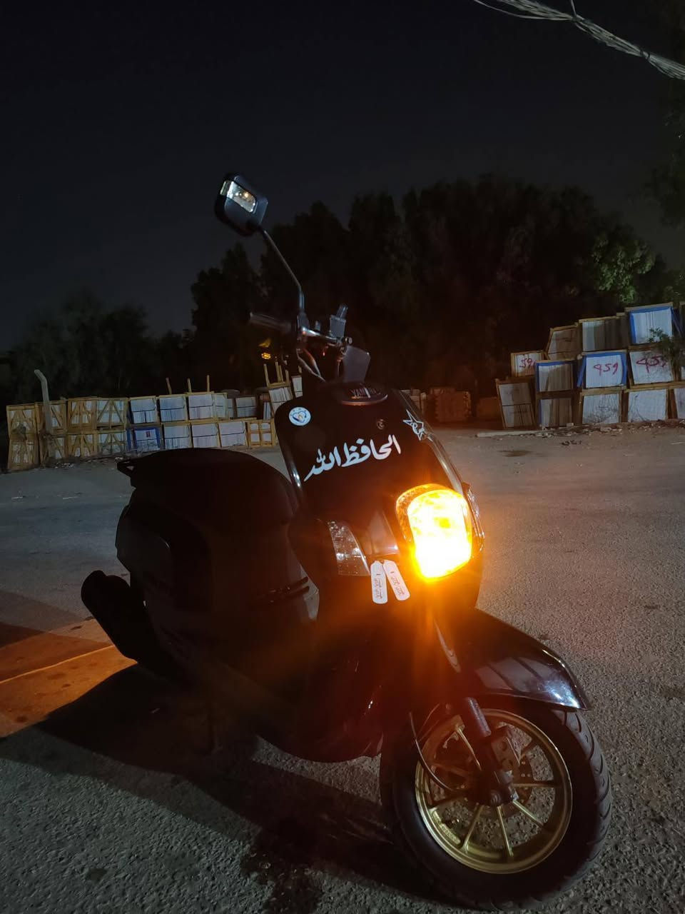 ماكس بوليس للبيع 
مكفوله محرك 
مماشيه قليل 
سعر 800 
مكان غزاليه
*********** واتساب
