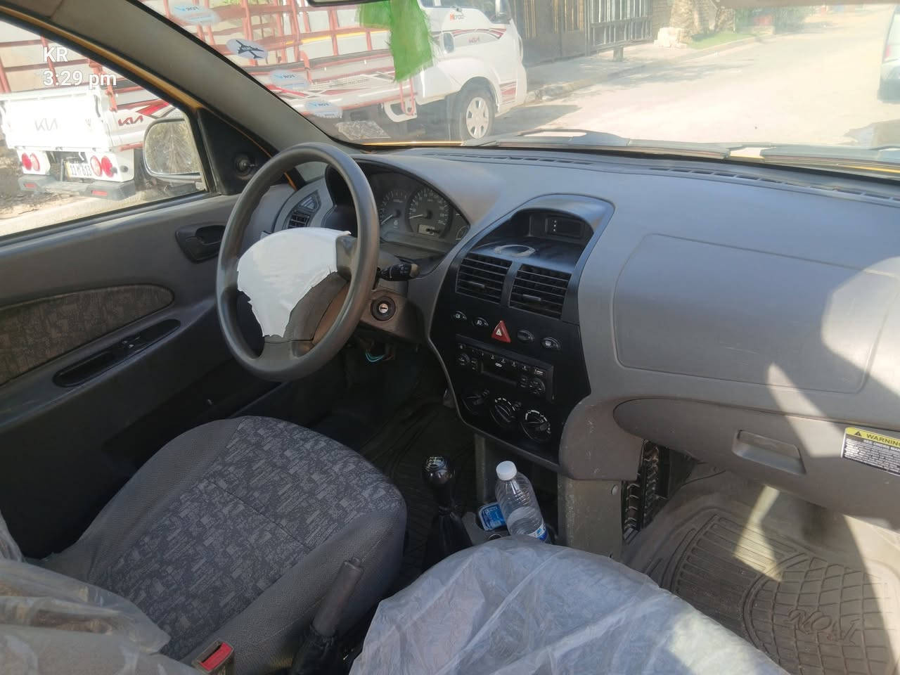 اسلام عليكم

طيبه لبيع موديل 16 رقم بغداد انكليزي
مصفره هيه وغرامات السياره جاهزه كبل لشارع

      كير ومكينه وتبريد خير من الله وبيه منظومه زنون عالي ناصي باتري جديد 
      مكان السياره حي العامل لو الدوره
        ***********

نص مكتوب في الصور:
- KR 3:28 pm
- KR
- 3:28 pm
- KR 3:29 pm
- 3:29 pm
- KR 3:27 pm