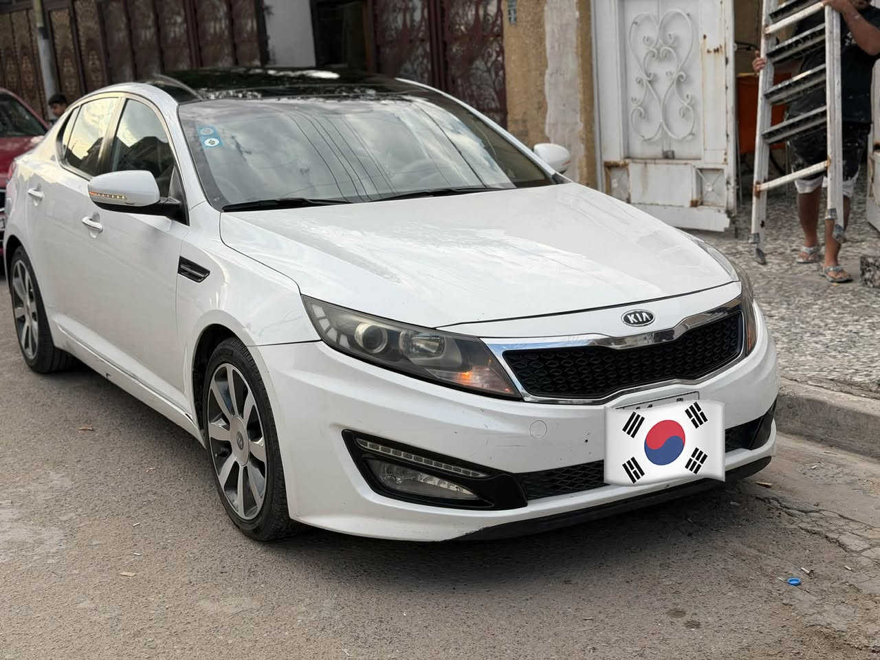 اوبتما 13 خليجي بسمي فول مواصفات حساسات خلفيه مري شفط مكينه 2000 دوش مكينه وكير على الشركه ممفتوحات
بيها فقط بنيد مصبوغ اثر طخة خفيفة بدون دواخل (مكفولة) و باقي مكفول 
شاشه كامرا بلاديه بلماريه البداخل ما عدا الشاشه شاديلها تحكمات شفتات استيرن بصمات ابواب وجنطه بصمه تشغيل 2 بصمات سويج تحكم كشنات تبريد قطعتين مري شفط بنوراما كشنات مدوشمه رقم بغداد بسمي مكاني بغداد الدوره تخم تاير جديد باتري جديد سيارة جاهزة
 للاستفسار ‭***********‬/‭***********‬
سعرها ١٢٩ بي مجال
