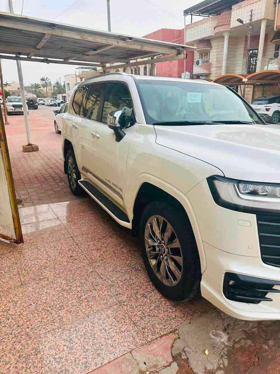 لاندكروز 2023 VX لمتد SAS

السيارة كلش جديدة مابيها كل مااحظه ومغلفه ppf حماية كفاله عامة

ماشية 37 الف / كم 

محرك 4000 تنفس طبيعي 
لمتد كامرات فول السيارة 
حساسات امامي خلفي 
رادار امامي خلفي 
كشنات تدفئه تبريد 
جنطة كهرباء + كشنات خلفيه كهرباء 
تحكم ستيرن وشاشات خلفية 

السيارة ساز أصل بعدها بالضمان 

رقم أربيل تحويل مباشر 

مكان السيارة البصرة 

السعر : 680 وبيها مجال بسيط للشراي 

للأستفسار : ***********
