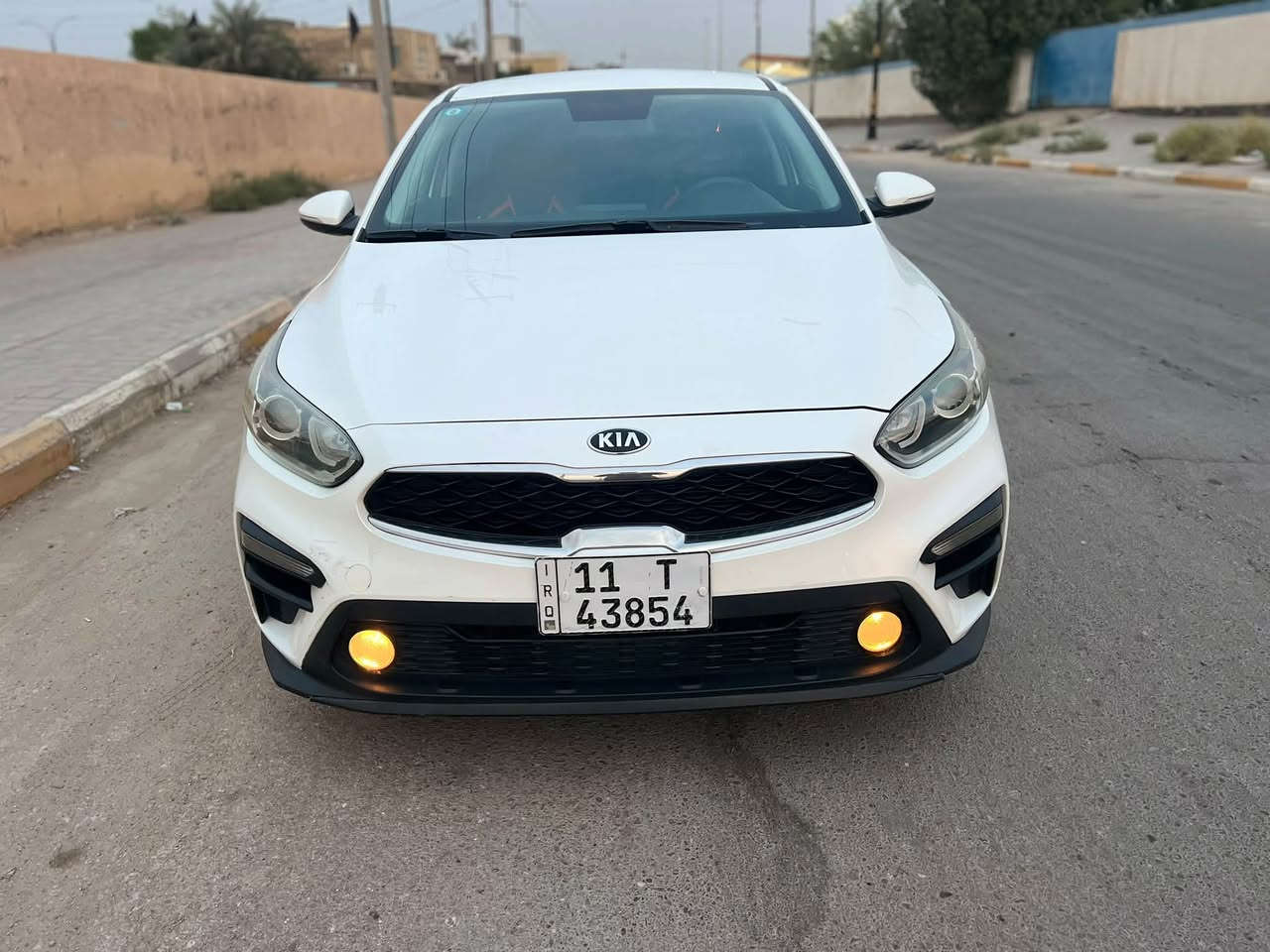 سيراتو خليجي موديل 2019 مكينه 1600 بيه صبغ شبرين بجاملغ الامامي فقط شبرين رقم بغداد دولي هزه جديده صارله شهر مداور ثاني يوم  ماشيه100
 فول  موصفات عده الفتحه لد خلفي
مري شفط اشاره بلمي تبريد قطعتين جاهزة من كلشي خير من الله سبير مانازل سياره جديده بمعنى الكلمه ارضيه جلد //***********
