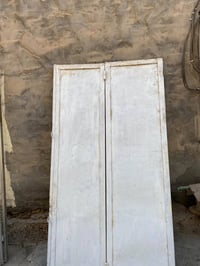 باب محل • للبيع
